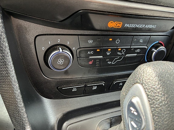 Ford Transit Connect 10 of 12