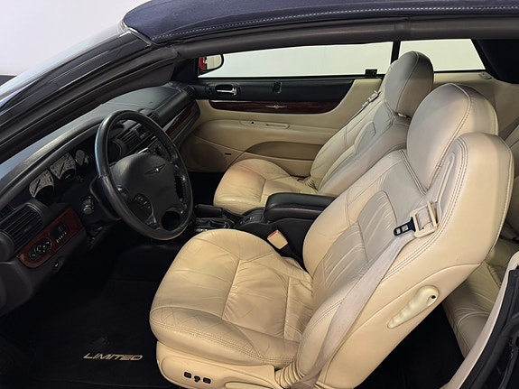 Chrysler Sebring 4 of 5