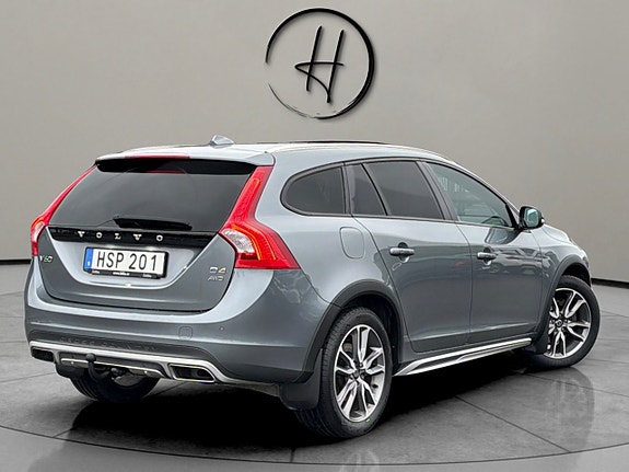 Volvo V60 Cross Country 5 of 5