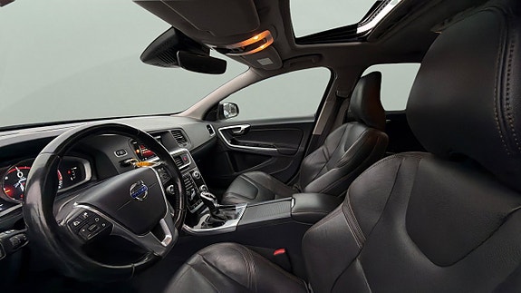 Volvo V60 Cross Country 9 of 30