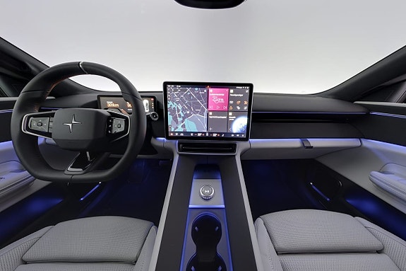 Polestar 4 8 of 30