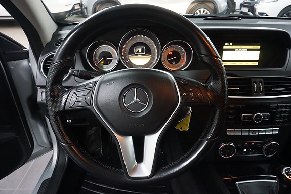 Mercedes-Benz C180 12 of 17