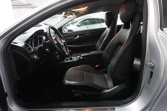 Mercedes-Benz C180 7 of 17