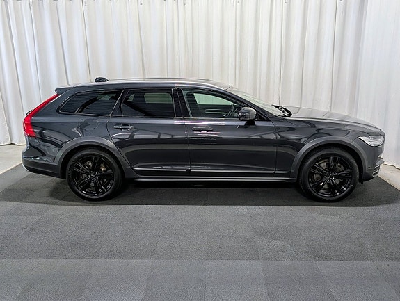 Volvo V90 Cross Country 5 of 15