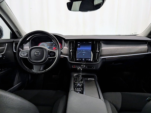 Volvo V90 Cross Country 7 of 15