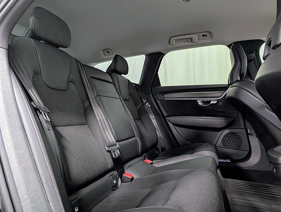 Volvo V90 Cross Country 13 of 15