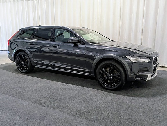 Volvo V90 Cross Country 6 of 15