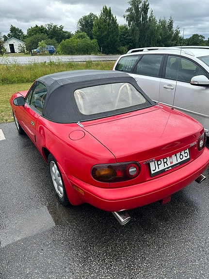 Mazda MX-5 3 of 5