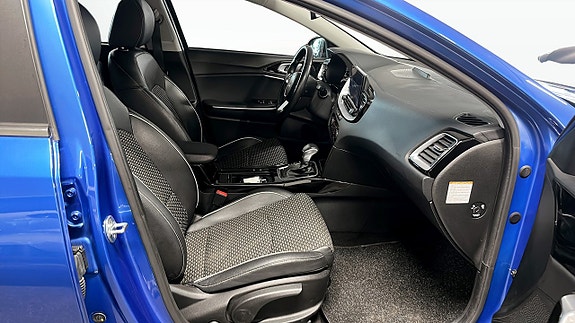 Kia XCeed 3 of 5