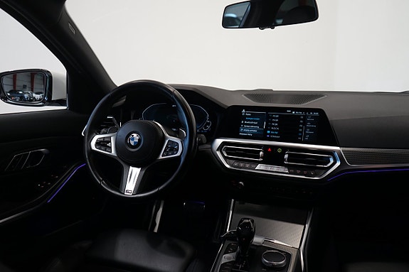 BMW 330e 5 of 5