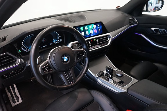 BMW 330e 6 of 11