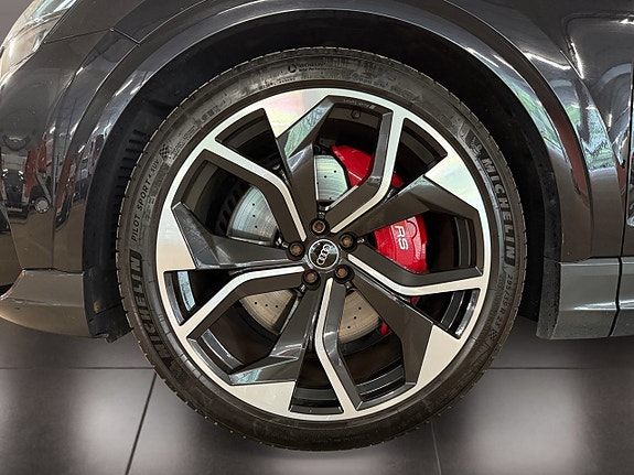 Audi RS Q8 30 of 30