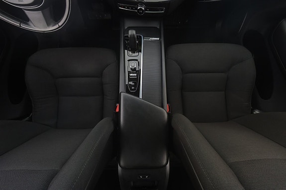 Volvo XC60 14 of 28