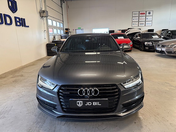 Audi A7 4 of 5