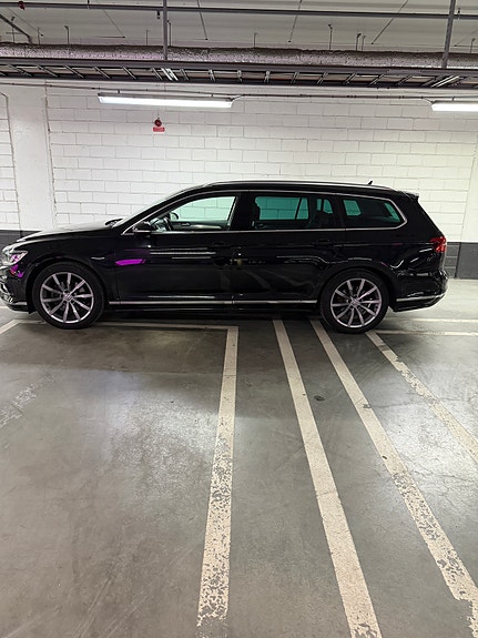 Volkswagen Passat 4 of 19
