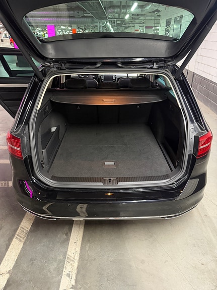 Volkswagen Passat 14 of 19