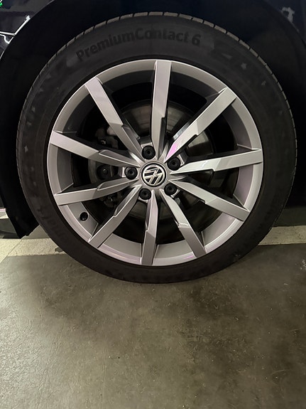 Volkswagen Passat 10 of 19