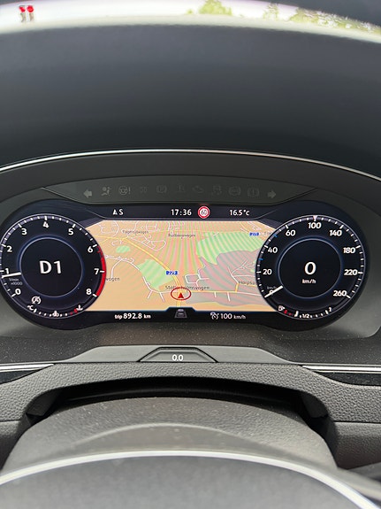 Volkswagen Passat 2 of 19