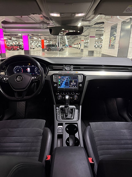 Volkswagen Passat 17 of 19