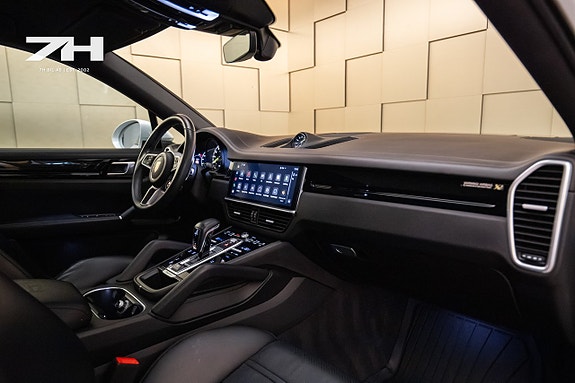 Porsche Cayenne 16 of 22