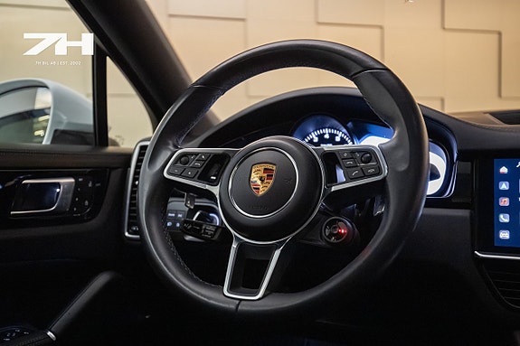 Porsche Cayenne 11 of 22