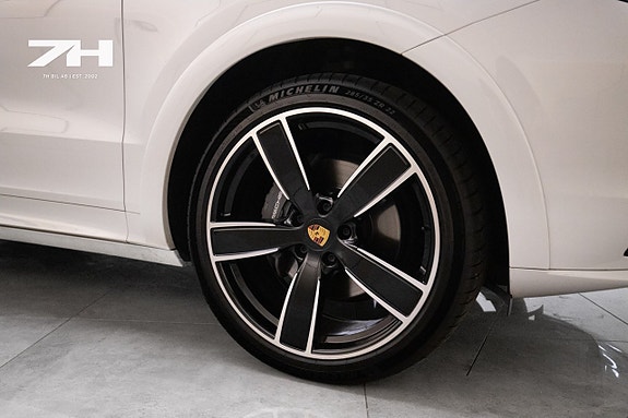 Porsche Cayenne 22 of 22