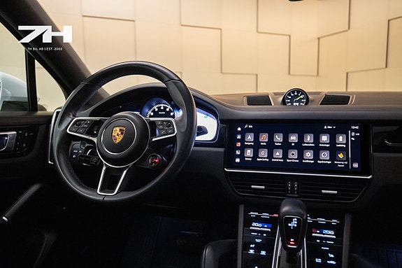 Porsche Cayenne 12 of 22