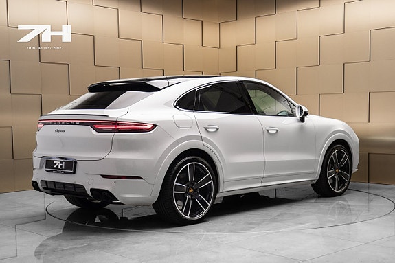 Porsche Cayenne 5 of 5