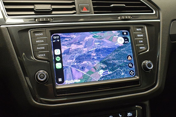 Volkswagen Tiguan 16 of 30