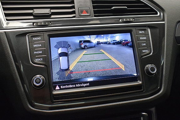Volkswagen Tiguan 14 of 30