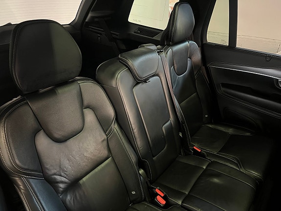 Volvo XC90 25 of 27