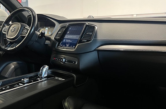Volvo XC90 13 of 27