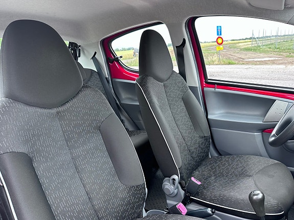 Peugeot 107 8 of 16