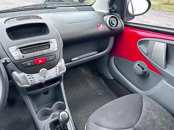 Peugeot 107 13 of 16