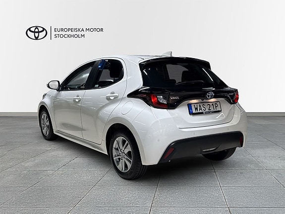 Toyota Yaris 7 of 13