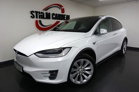 Tesla Model X 3 of 5