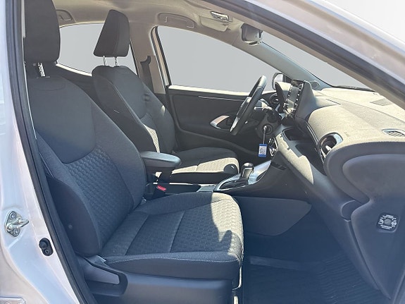 Toyota Yaris 7 of 13