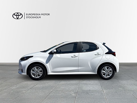 Toyota Yaris 4 of 13