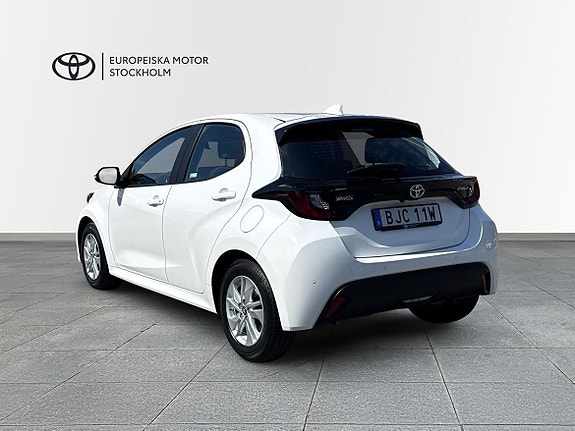 Toyota Yaris 3 of 13