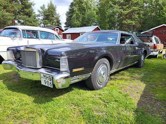Lincoln Continental Mark IV 3 of 3