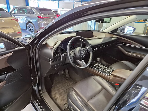 Mazda CX-30 8 of 15