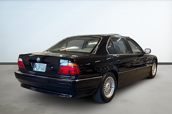 BMW 740iL 5 of 5