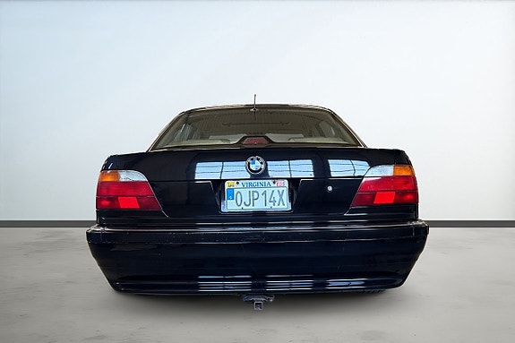 BMW 740iL 4 of 5