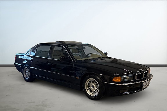 BMW 740iL 7 of 21