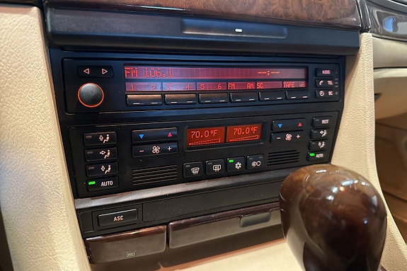 BMW 740iL 20 of 21