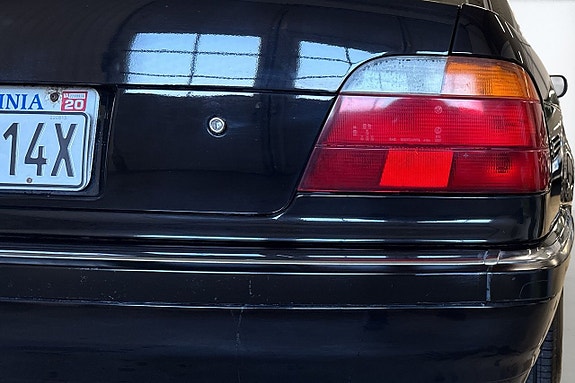BMW 740iL 11 of 21