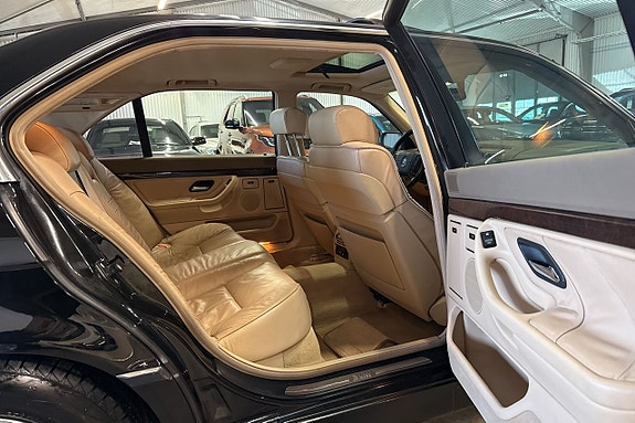 BMW 740iL 19 of 21