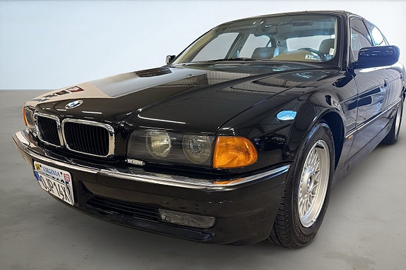 BMW 740iL 9 of 21