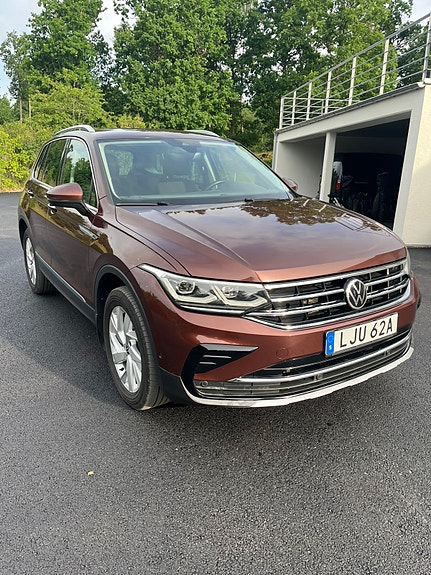 Volkswagen Tiguan 3 of 5