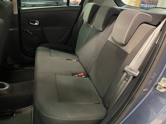 Renault Clio 14 of 22
